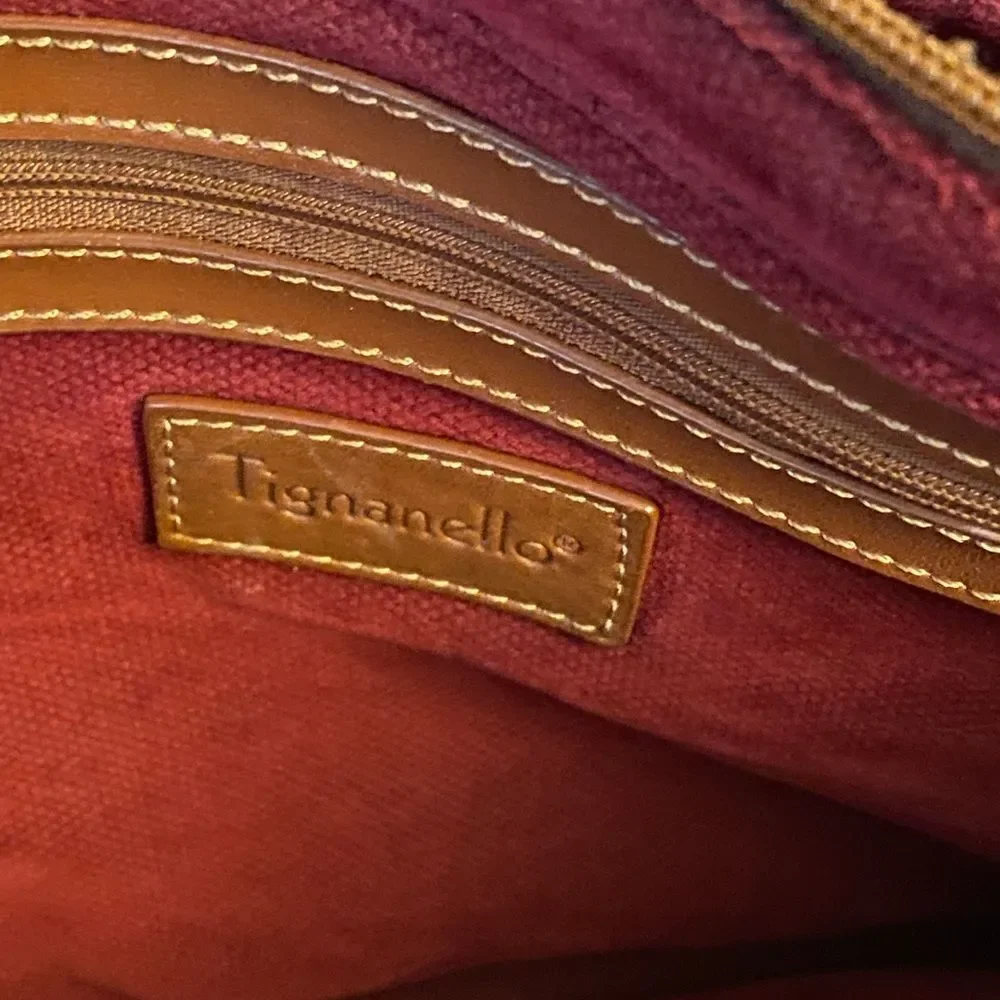 Women’s Tignanello shoulder bag/purse